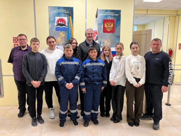 Глава региона прибыл с визитом в нашу школу.